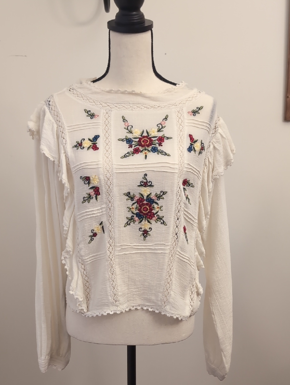 Free People White Embroidered Floral Peasant Top